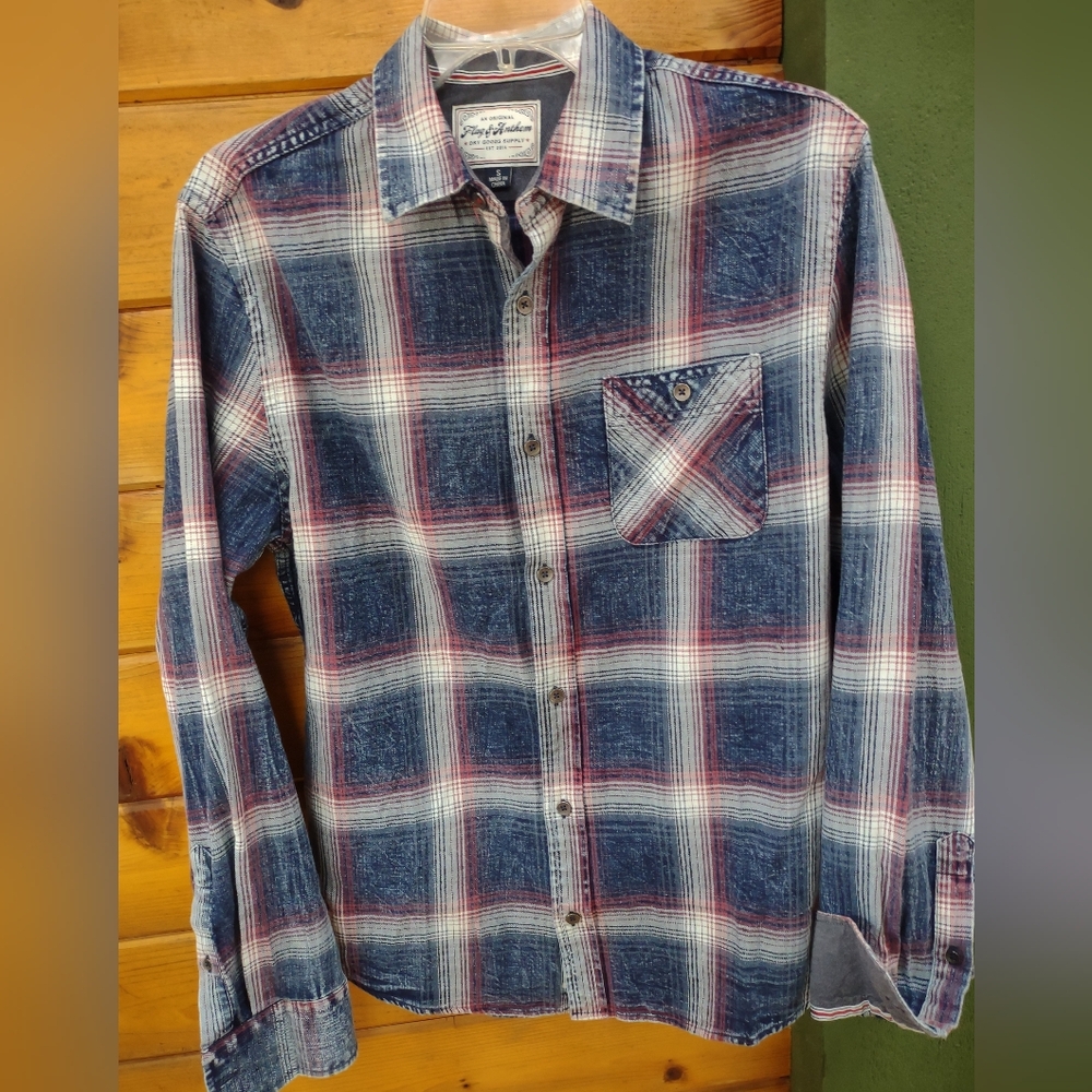 Flag & Anthem Long Sleeve Shirt Button Up Men's Small Blue Gray Berry Plaid USA